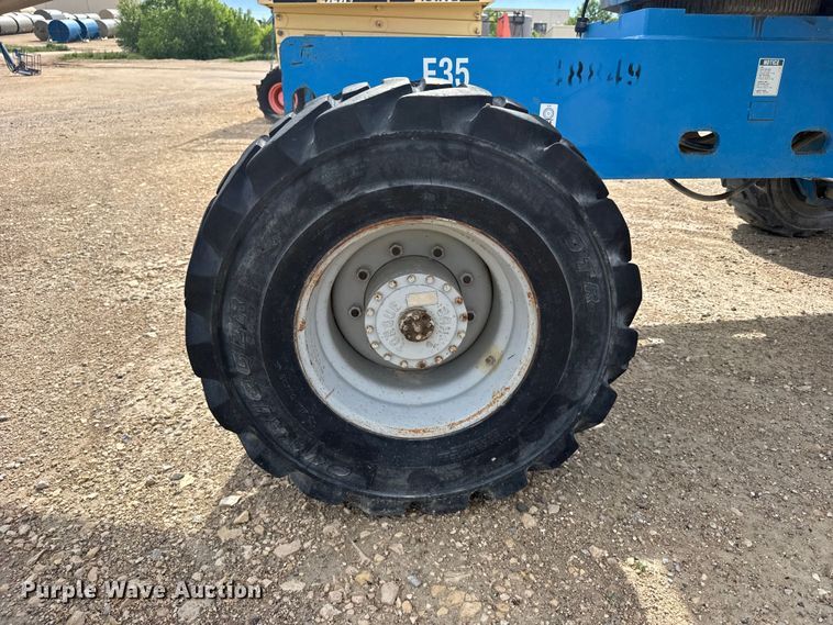 image for item EW4764 Genie S-40 boom lift