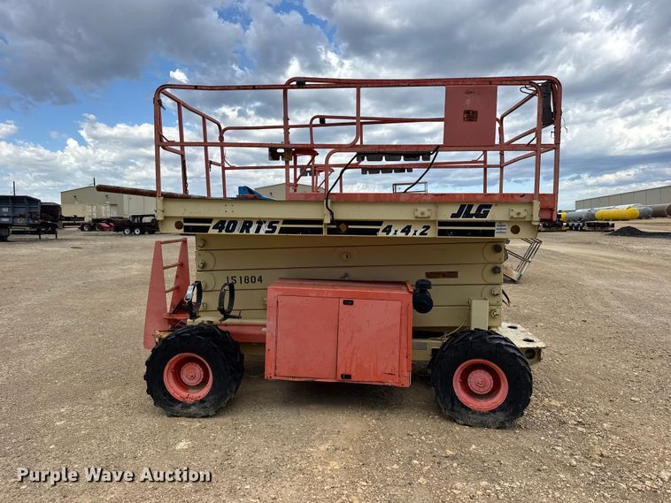 image for item EW4765 JLG 40RTS scissor lift