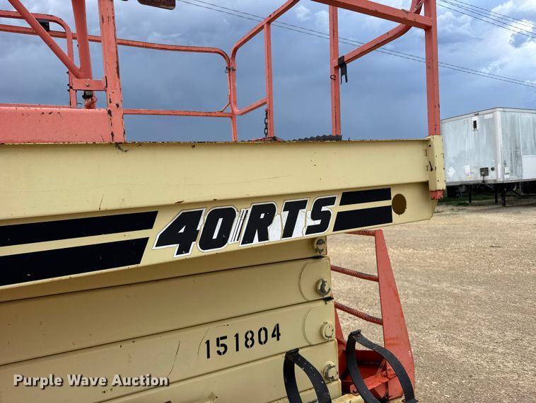 image for item EW4765 JLG 40RTS scissor lift