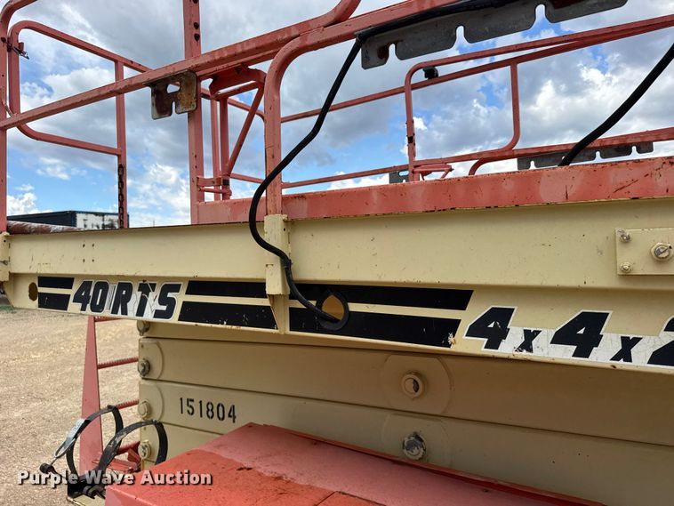 image for item EW4765 JLG 40RTS scissor lift
