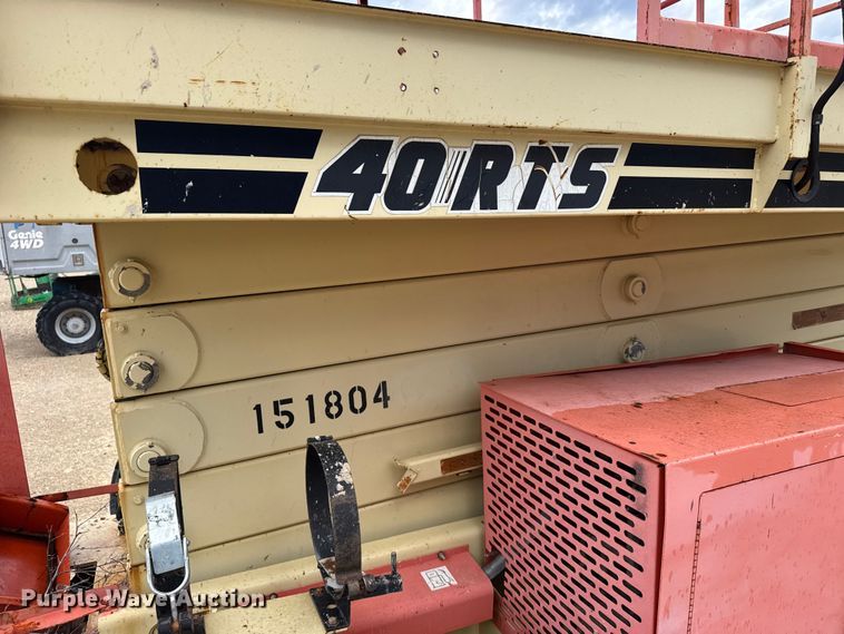image for item EW4765 JLG 40RTS scissor lift