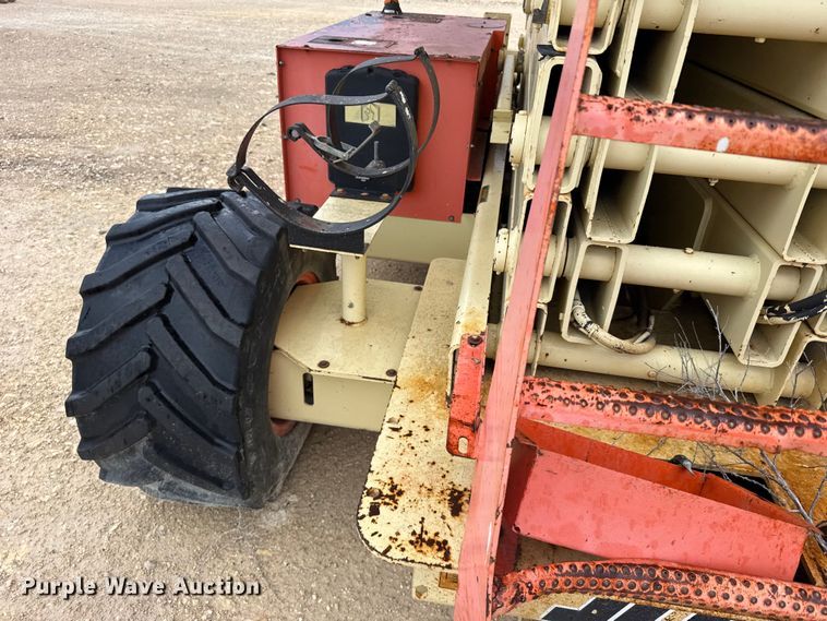 image for item EW4765 JLG 40RTS scissor lift