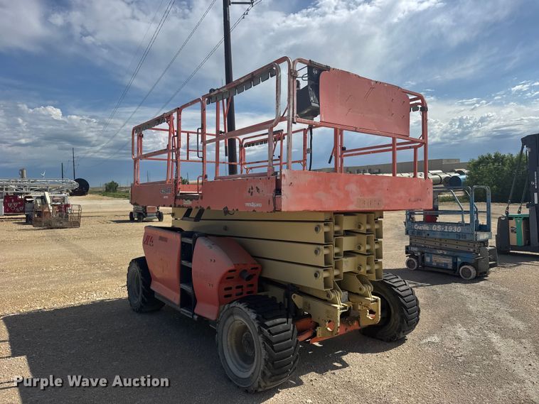 image for item EW4767 2002 JLG 4394RT scissor lift