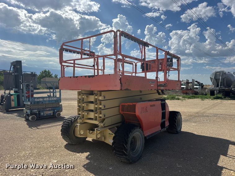 image for item EW4767 2002 JLG 4394RT scissor lift