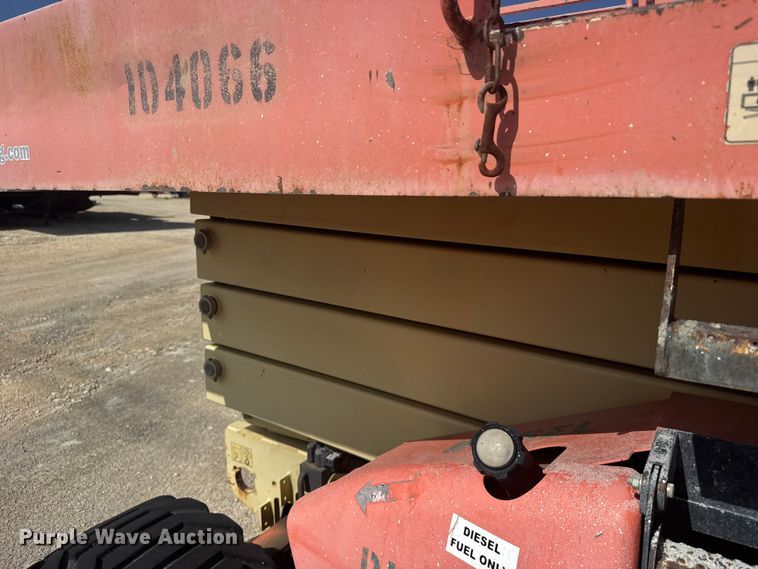 image for item EW4767 2002 JLG 4394RT scissor lift