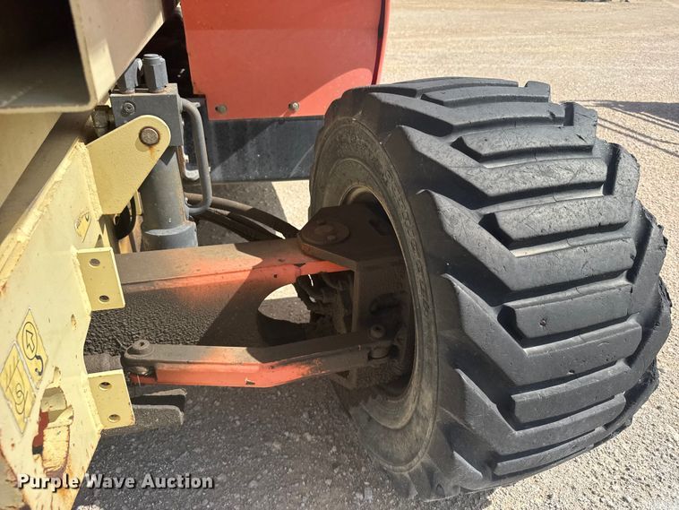 image for item EW4767 2002 JLG 4394RT scissor lift
