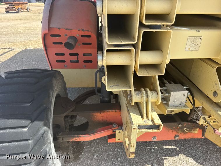 image for item EW4767 2002 JLG 4394RT scissor lift
