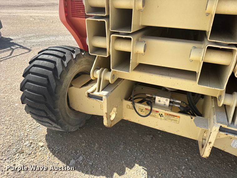 image for item EW4767 2002 JLG 4394RT scissor lift