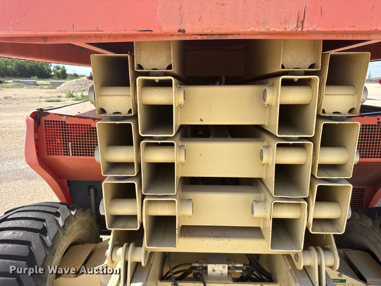 image for item EW4767 2002 JLG 4394RT scissor lift