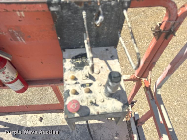 image for item EW4767 2002 JLG 4394RT scissor lift