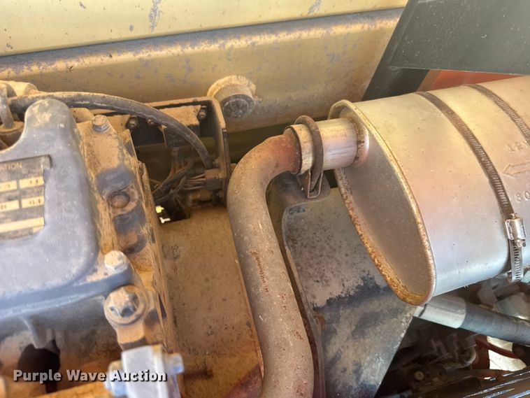 image for item EW4767 2002 JLG 4394RT scissor lift
