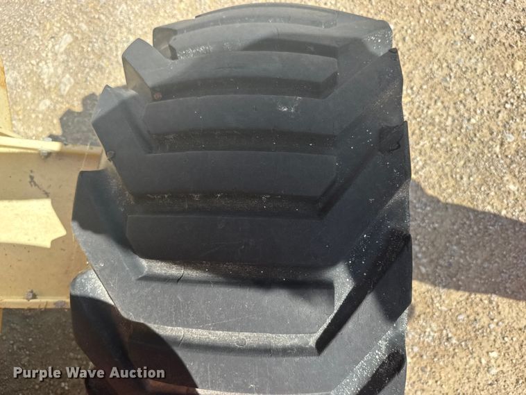 image for item EW4767 2002 JLG 4394RT scissor lift