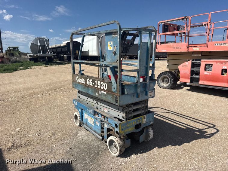 image for item EW4768 Genie GS-1930 scissor lift