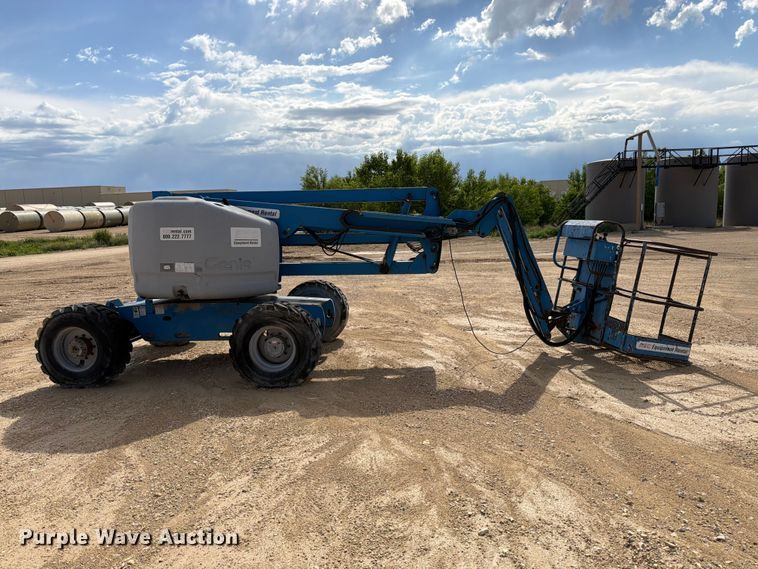 image for item EW4770 2002 Genie Z-45/25 boom lift
