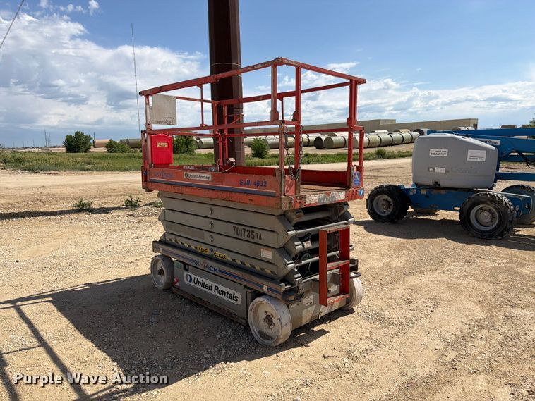 image for item EW4771 Skyjack SJ3 4732 scissor lift