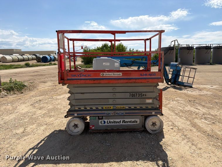 image for item EW4771 Skyjack SJ3 4732 scissor lift