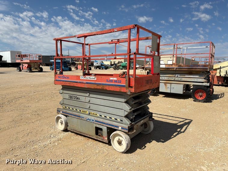 image for item EW4771 Skyjack SJ3 4732 scissor lift