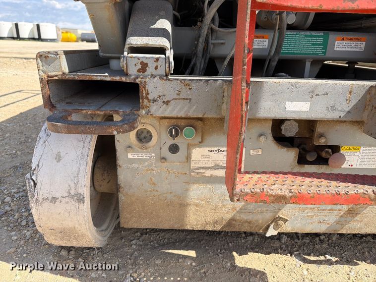 image for item EW4771 Skyjack SJ3 4732 scissor lift