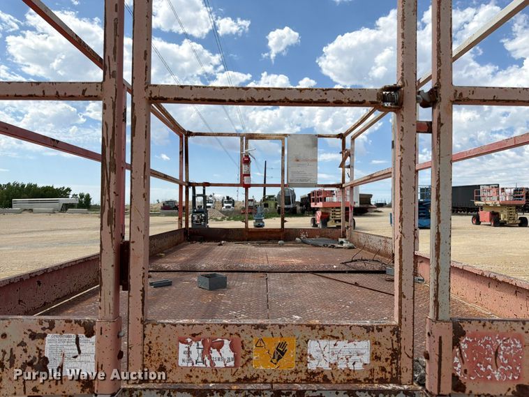 image for item EW4772 2003 Skyjack SJ7127 scissor lift