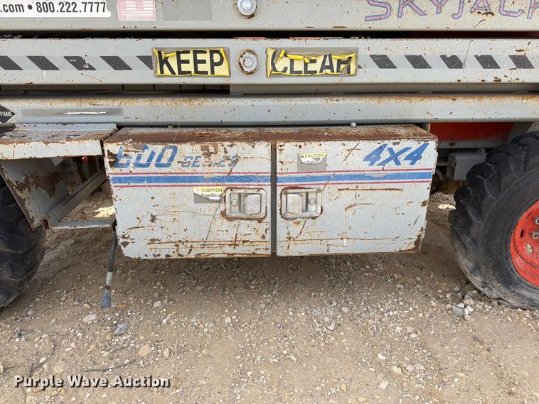 image for item EW4772 2003 Skyjack SJ7127 scissor lift