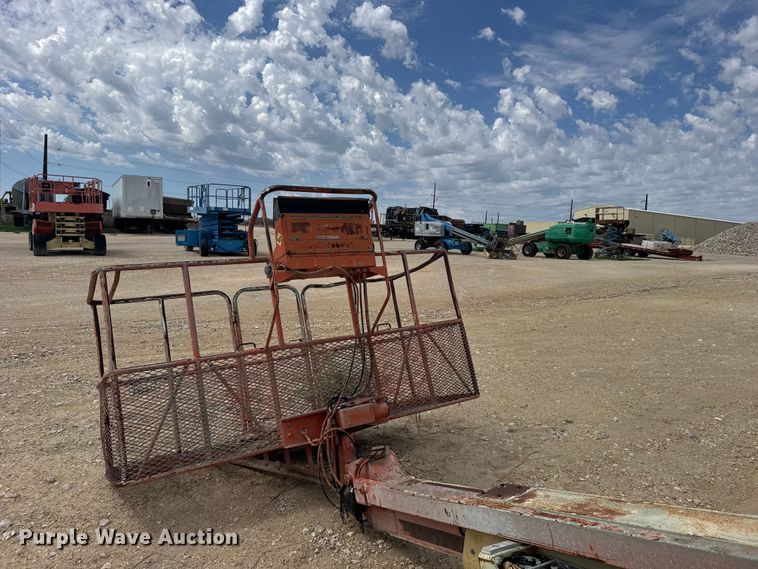 image for item EW4773 1999 JLG 40H boom lift