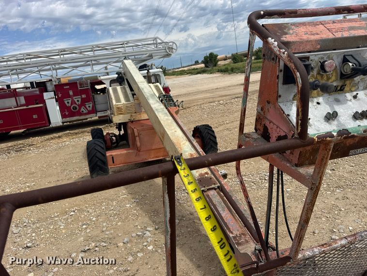 image for item EW4773 1999 JLG 40H boom lift