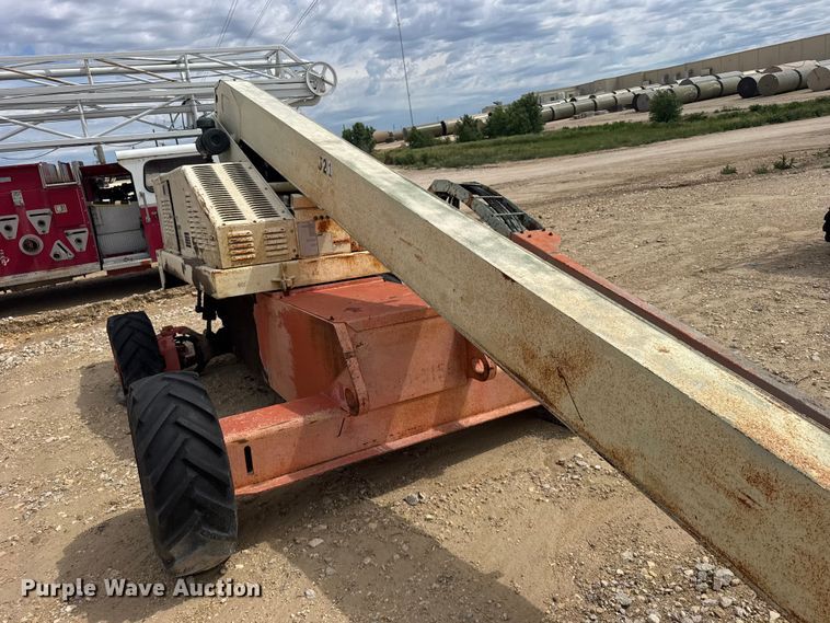 image for item EW4773 1999 JLG 40H boom lift