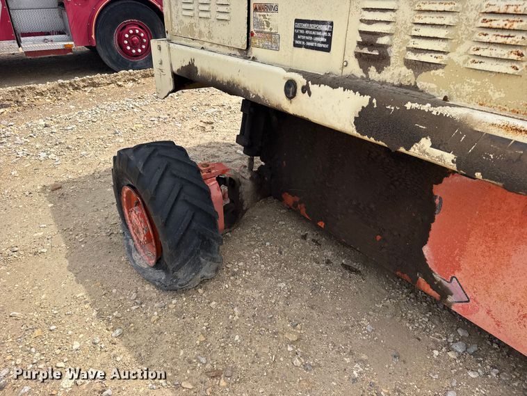 image for item EW4773 1999 JLG 40H boom lift