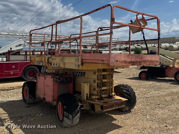 image for item EW4774 JLG 33RTS scissor lift