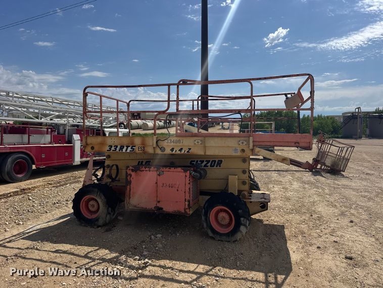 image for item EW4774 JLG 33RTS scissor lift