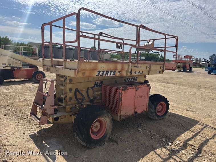 image for item EW4774 JLG 33RTS scissor lift