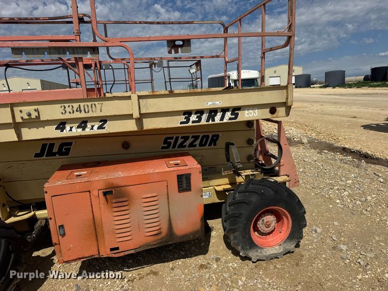 image for item EW4774 JLG 33RTS scissor lift