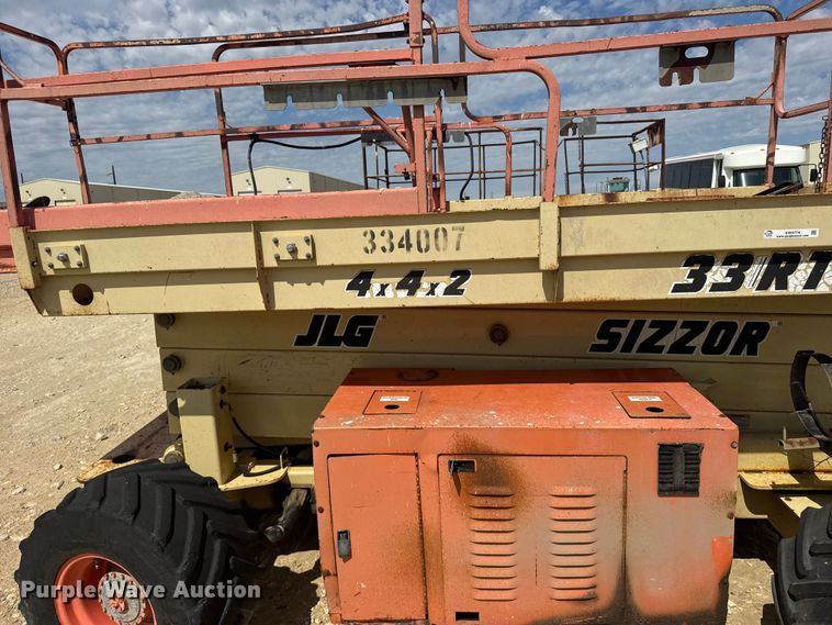 image for item EW4774 JLG 33RTS scissor lift