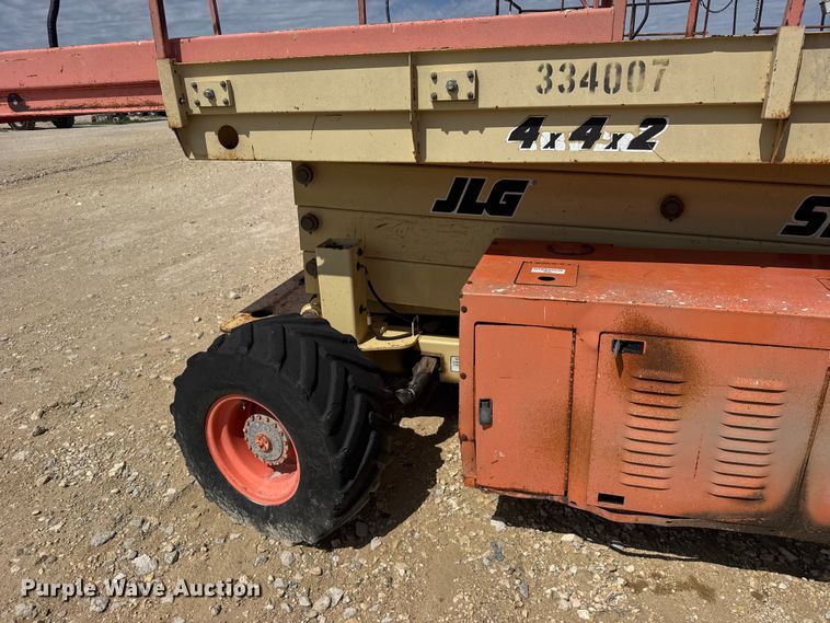 image for item EW4774 JLG 33RTS scissor lift