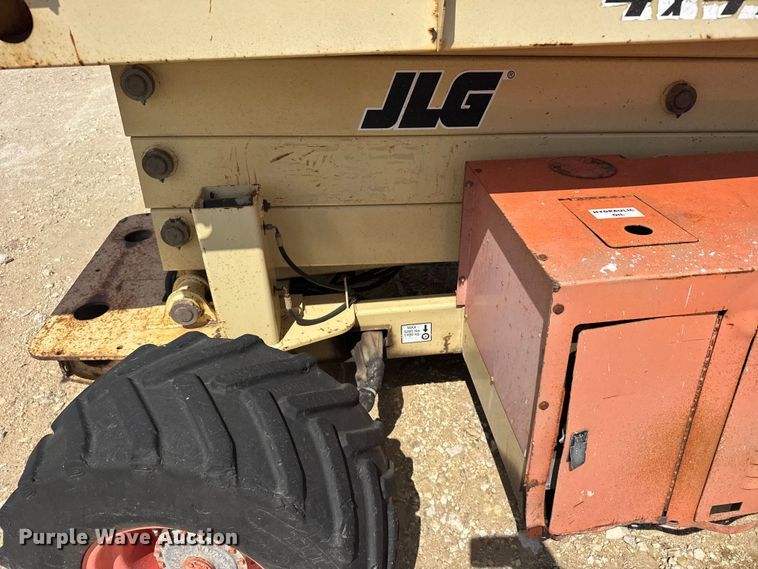 image for item EW4774 JLG 33RTS scissor lift