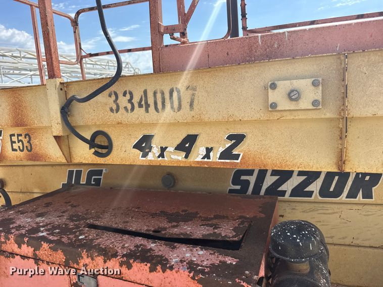 image for item EW4774 JLG 33RTS scissor lift