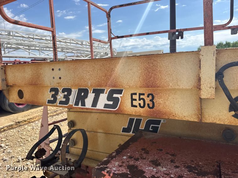 image for item EW4774 JLG 33RTS scissor lift