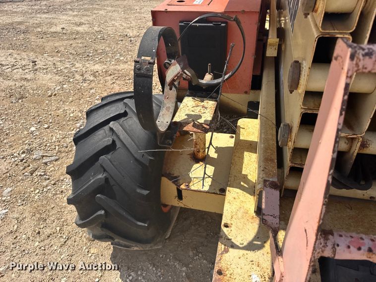 image for item EW4774 JLG 33RTS scissor lift