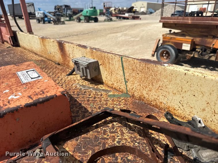 image for item EW4774 JLG 33RTS scissor lift