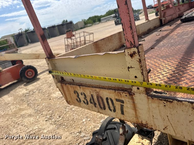 image for item EW4774 JLG 33RTS scissor lift