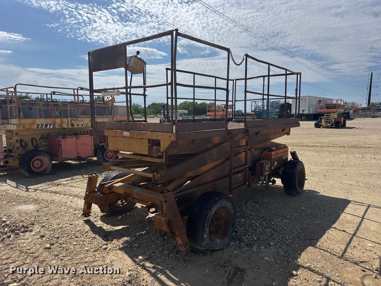 image for item EW4775 Grove SM31 RT scissor lift