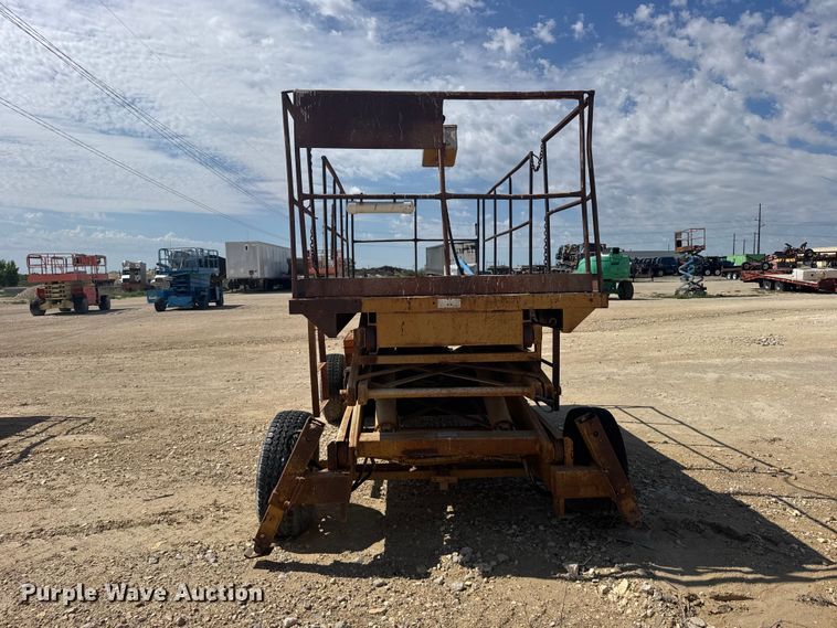 image for item EW4775 Grove SM31 RT scissor lift
