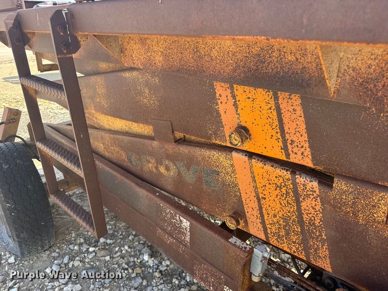 image for item EW4775 Grove SM31 RT scissor lift