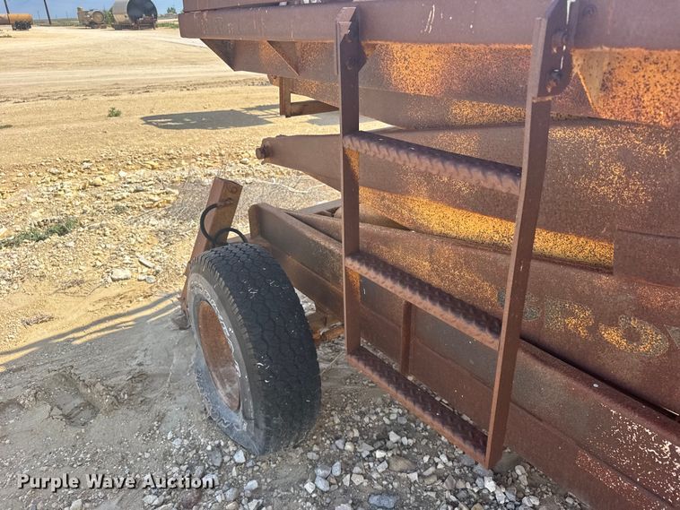 image for item EW4775 Grove SM31 RT scissor lift