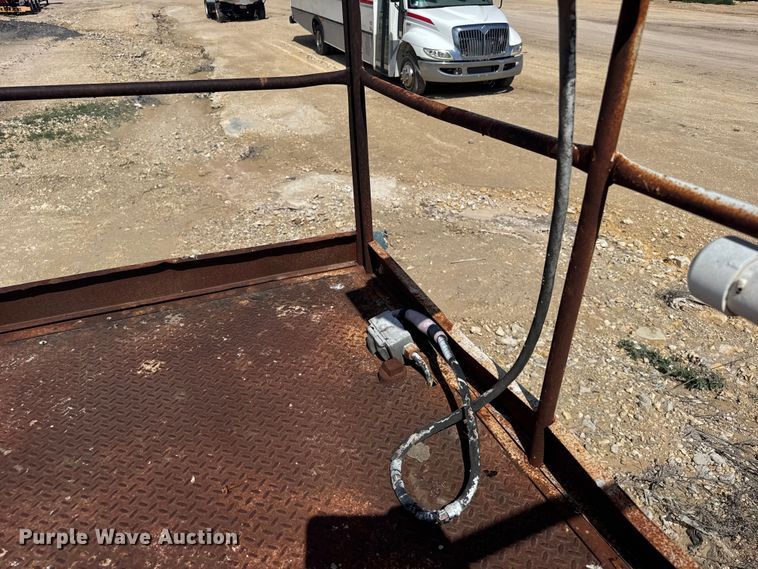 image for item EW4775 Grove SM31 RT scissor lift
