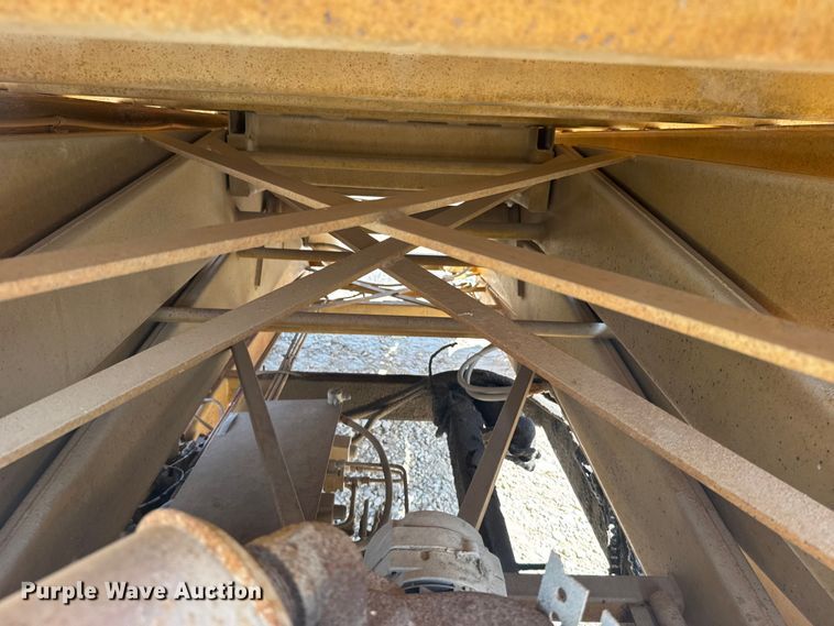 image for item EW4775 Grove SM31 RT scissor lift