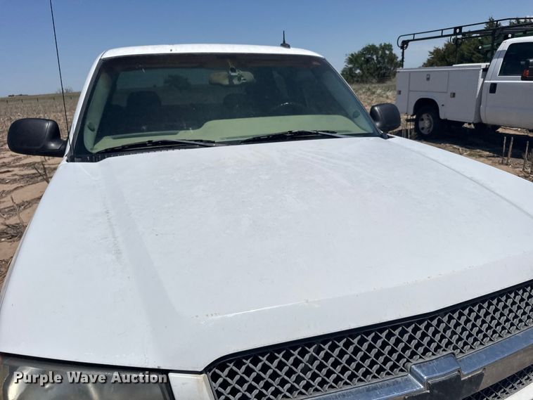 image for item EW4781 2003 Chevrolet Silverado Ext. Cab pickup truck