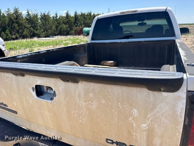 image for item EW4781 2003 Chevrolet Silverado Ext. Cab pickup truck