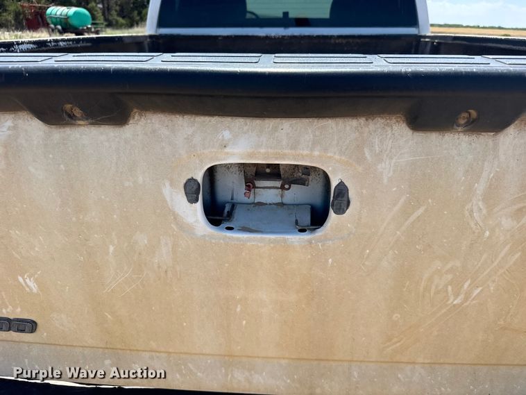 image for item EW4781 2003 Chevrolet Silverado Ext. Cab pickup truck