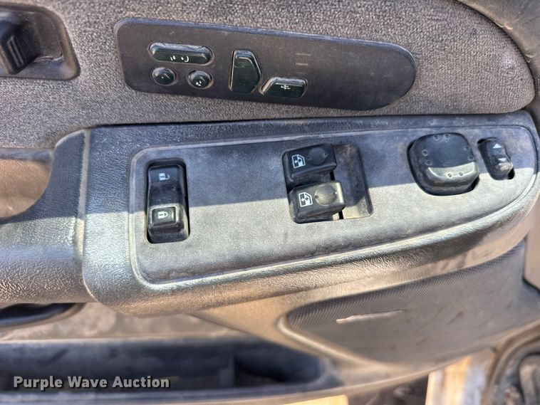 image for item EW4781 2003 Chevrolet Silverado Ext. Cab pickup truck